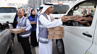 Dubai Customs Distribute Meals During Ramadan
