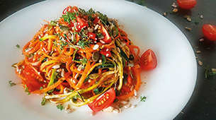 Natural Nutrition: Raw Zucchini and Carrot Noodle Salad
