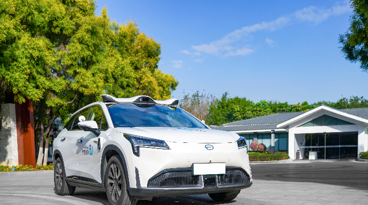 Dubai To Begin Trial Of Self-Driving Taxis This Year