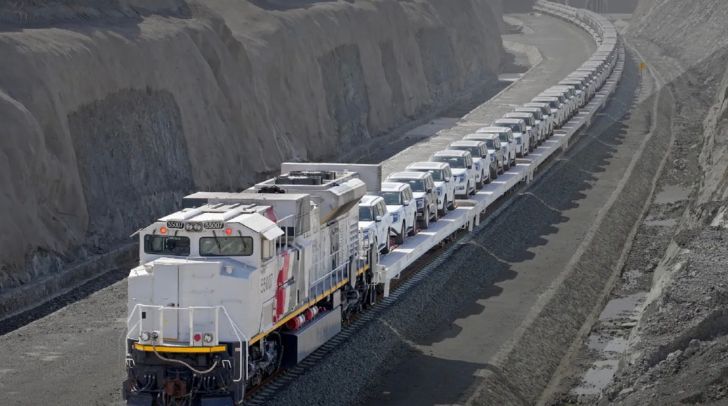 Etihad Rail Marks Milestone With First Freight Service