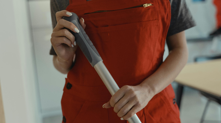 MOHRE Issues 135 Fines Against 42 Domestic Worker Agencies in H1 2026