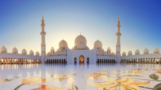 Plane Crashes At Sheikh Zayed Grand Mosque
