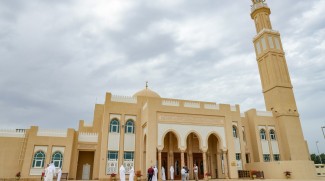 Dubai Police Advises Against Parking In Front Of Mosques