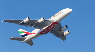 Emirates cuts flights to US