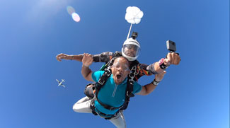 Will Smith Goes Skydiving In Dubai With His Family