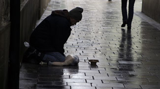 Beggar Caught With Dhs 100,000 In His Fake Leg