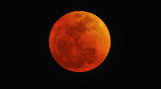 These Pictures Taken By Dubai Residents Of The Blood Moon Are Incredible