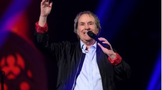 Chris De Burgh Performing At Expo