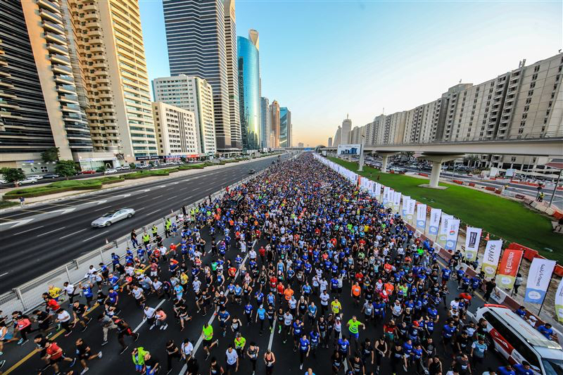 Sheikh Hamdan Leads 70,000 Along Sheikh Zayed Road