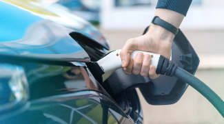 Abu Dhabi To Install 1,000 New EV Charging Stations