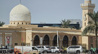 Park Free At Mosques In Dubai For One Hour During Prayer Times