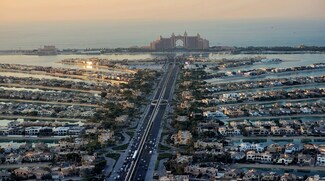 Paid Parking Begins On Palm Jumeirah Crescent; Rates Start At Dhs 10 Per Hour